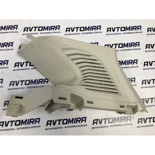 Обшивка багажника правая Ford Focus 3 Wagon 2011-2017 BM51N280C46